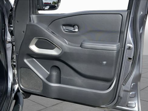 Used 2023 Nissan Frontier SV w/ SV Convenience Package RWD image 22
