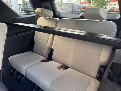 Used 2023 Chevrolet Traverse LS image 24