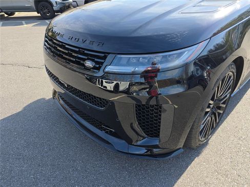 Used 2025 Land Rover Range Rover Sport SV Edition Two image 10
