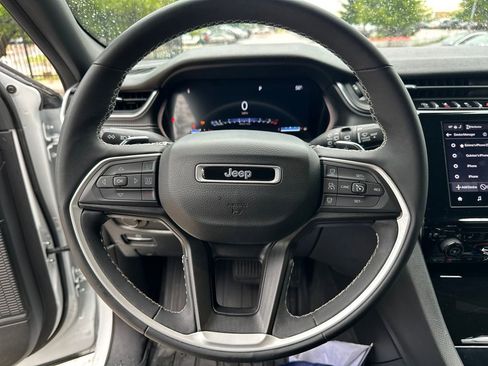 Used 2023 Jeep Grand Cherokee L Laredo RWD image 19