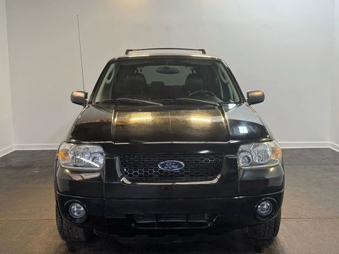 Used 2005 Ford Escape Limited image 2