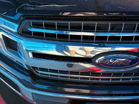 Used 2019 Ford F150 Lariat w/ Equipment Group 502A Luxury AWD/4WD image 15