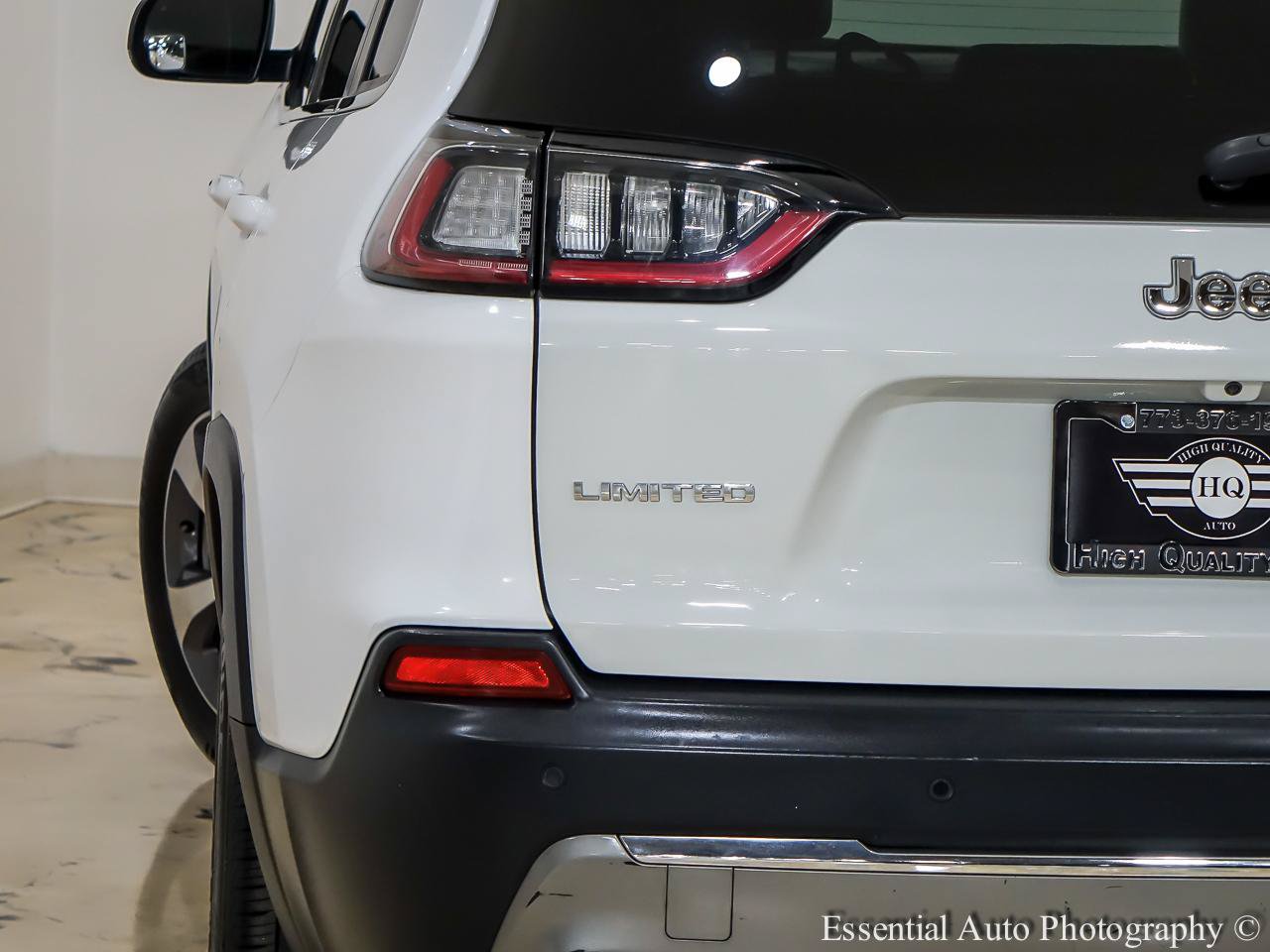 Used 2019 Jeep Cherokee Limited AWD/4WD image 8