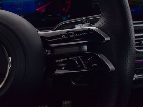 Used 2025 Mercedes-Benz GLS 450 4MATIC image 19