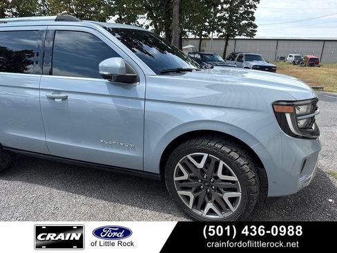Used 2025 Ford Expedition Platinum w/ Platinum Ultimate Package AWD/4WD image 1