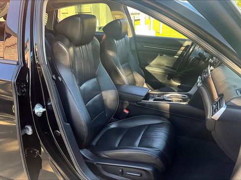 Used 2021 Honda Accord Touring image 9