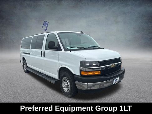 Used 2023 Chevrolet Express 3500 LT w/ LT Preferred Equipment Group RWD image 9