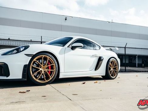 Used 2020 Porsche 718 Cayman GT4 image 27