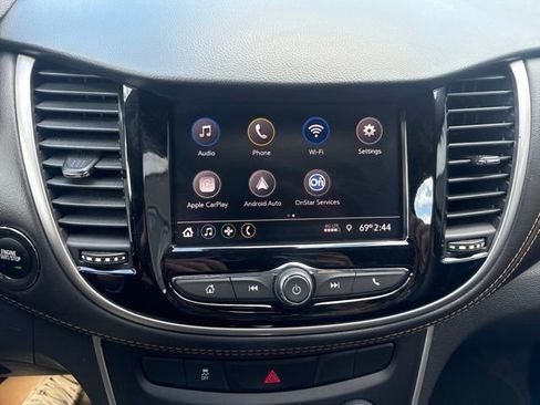 Used 2022 Chevrolet Trax LT w/ Midnight Edition AWD/4WD image 21