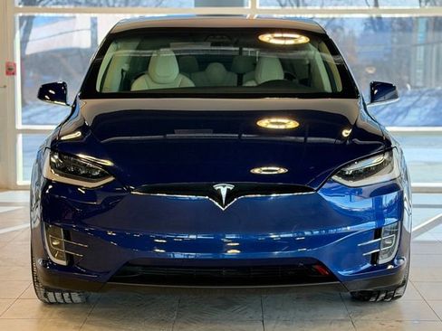 Used 2017 Tesla Model X 75D image 3