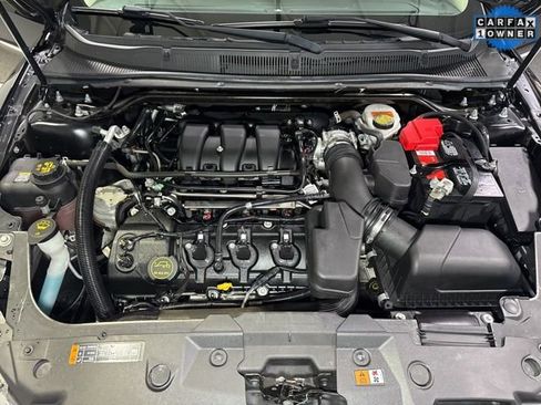 Used 2018 Ford Taurus SE image 4