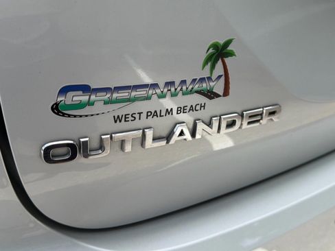 Used 2023 Mitsubishi Outlander SEL FWD image 41