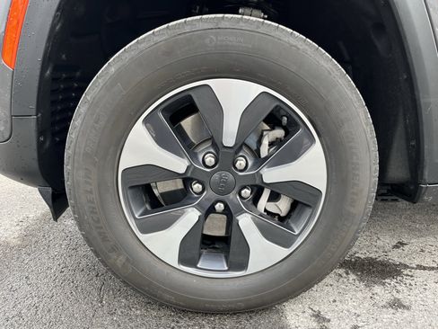 Used 2023 Jeep Grand Cherokee 4WD 4xe w/ Luxury Tech Group II image 12