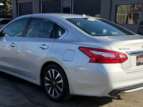 Used 2016 Nissan Altima 2.5 SL FWD image 9
