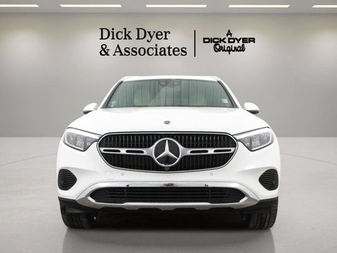 Used 2025 Mercedes-Benz GLC 300 image 4