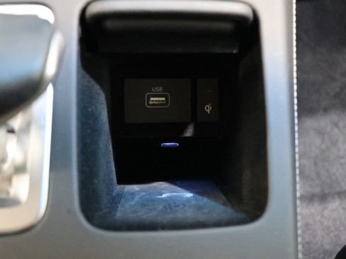Used 2021 Genesis G90 3.3T Premium RWD image 32