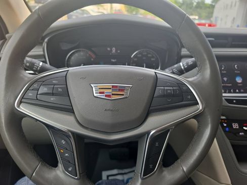 Used 2020 Cadillac XT5 Premium Luxury AWD/4WD image 18