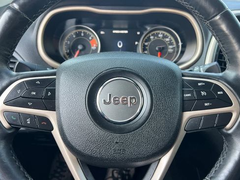 Used 2018 Jeep Cherokee Limited image 26