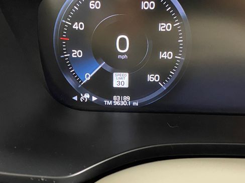 Used 2019 Volvo XC60 T8 Momentum w/ Advanced Package image 21