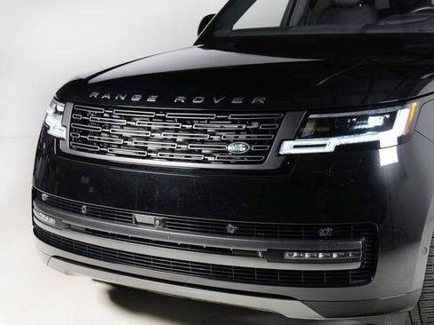 Used 2023 Land Rover Range Rover Long Wheelbase SE image 28