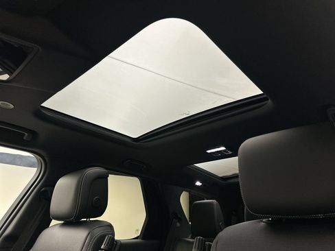 New 2026 Land Rover Discovery S AWD/4WD image 11
