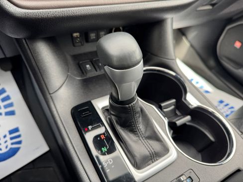 Used 2018 Toyota Highlander Limited image 8