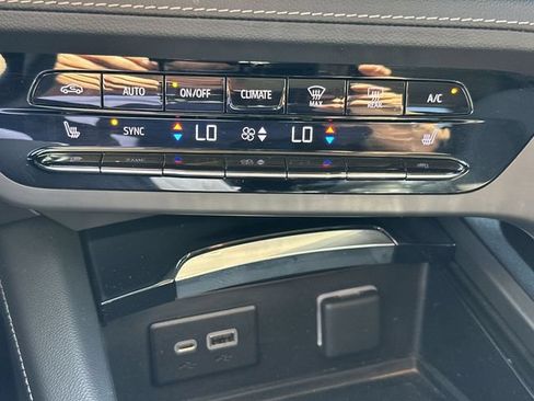 Certified 2023 Buick Envision Preferred AWD/4WD image 19