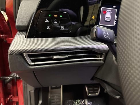 New 2026 Volkswagen GTI SE FWD image 32