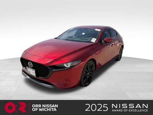 Used 2020 MAZDA MAZDA3 Hatchback w/ Premium Package FWD image 1