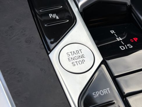 New 2026 BMW X5 sDrive40i image 8