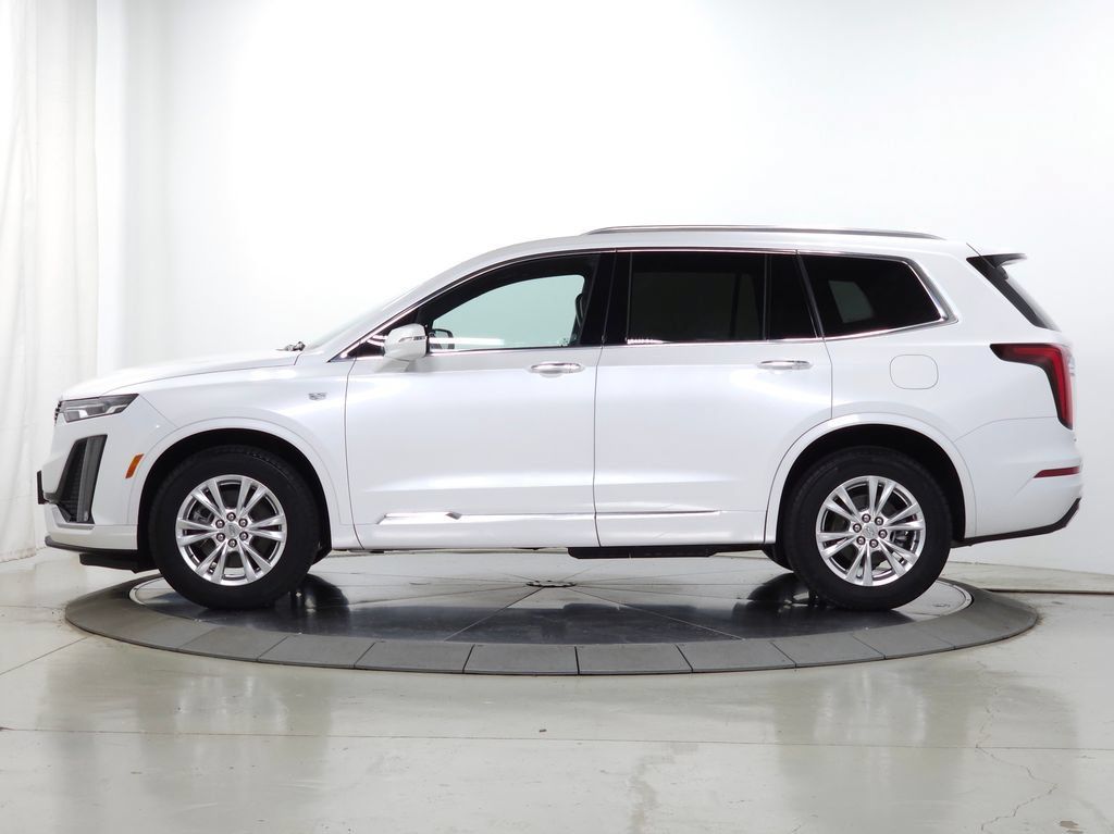 Certified 2024 Cadillac XT6 Luxury AWD/4WD image 2