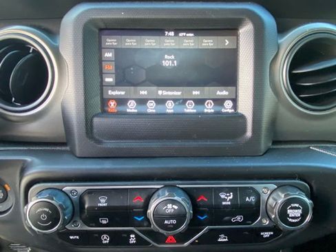 Used 2023 Jeep Gladiator Sport image 20