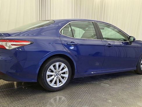 Certified 2018 Toyota Camry LE FWD image 3