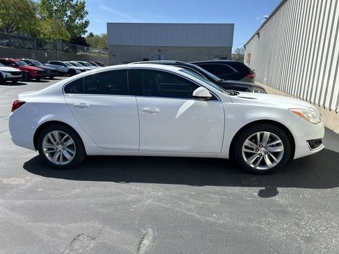 Used 2016 Buick Regal Premium image 3