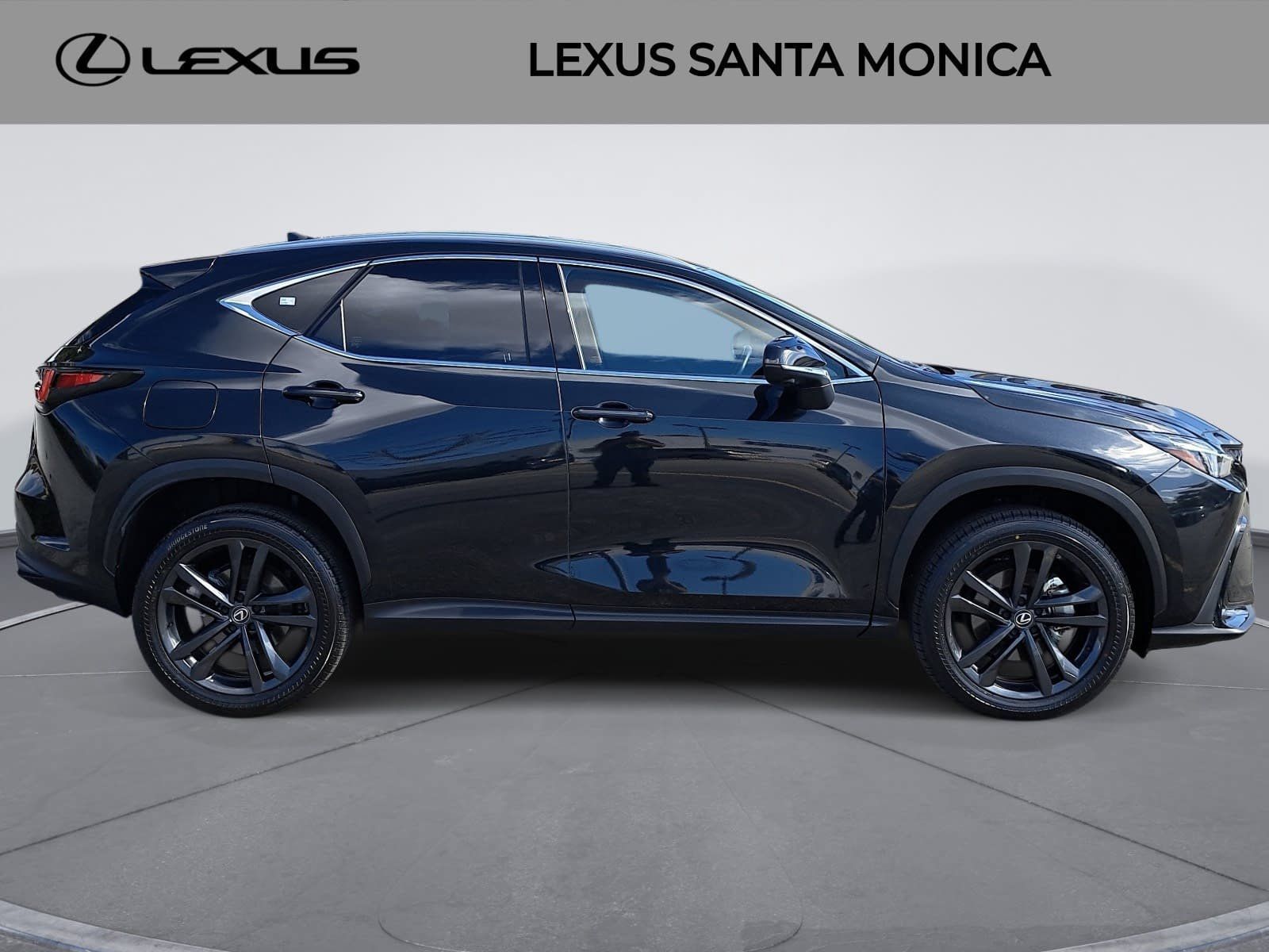 Used 2024 Lexus NX 450h+ AWD w/ Vision Package image 4