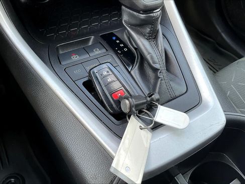 Used 2024 Toyota RAV4 XLE w/ Convenience Package FWD image 15