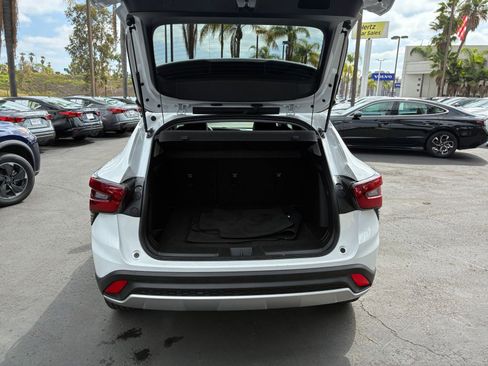 Used 2025 Chevrolet Trax LT w/ LT Convenience Package image 30