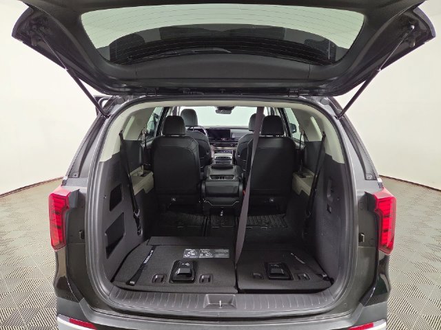 Certified 2026 Kia Carnival LXS FWD image 31