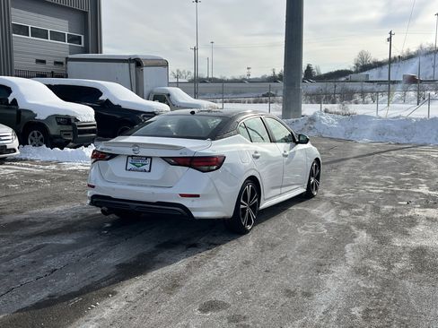 Used 2021 Nissan Sentra SR w/ SR Premium Package image 7