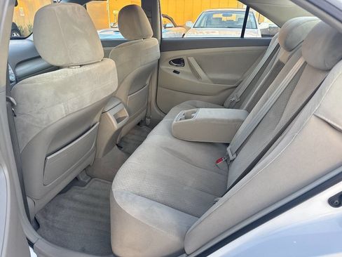 Used 2009 Toyota Camry LE image 18
