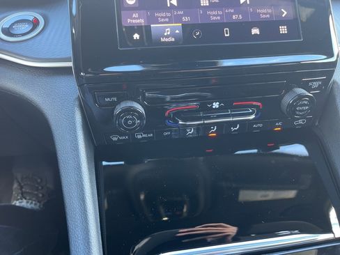 New 2025 Jeep Grand Cherokee Laredo X image 23