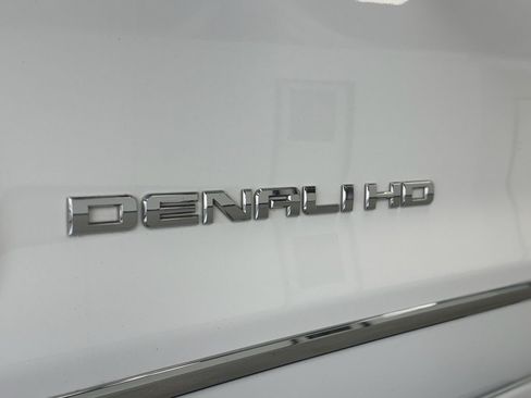 Used 2015 GMC Sierra 2500 Denali w/ Duramax Plus Package image 41