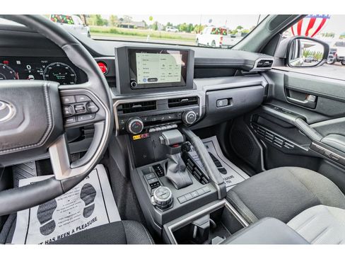 Used 2025 Toyota 4Runner TRD Off-Road image 15