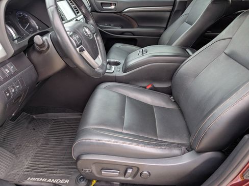 Used 2019 Toyota Highlander Limited Platinum AWD/4WD image 9