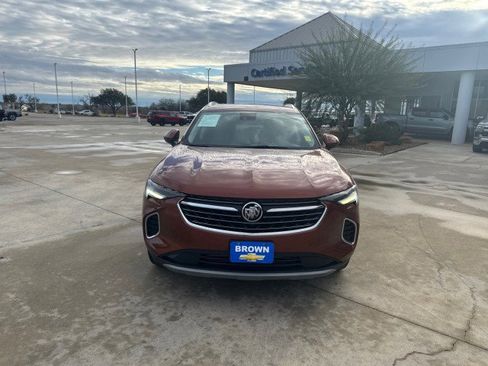 Used 2022 Buick Envision Essence w/ Safety Package image 2