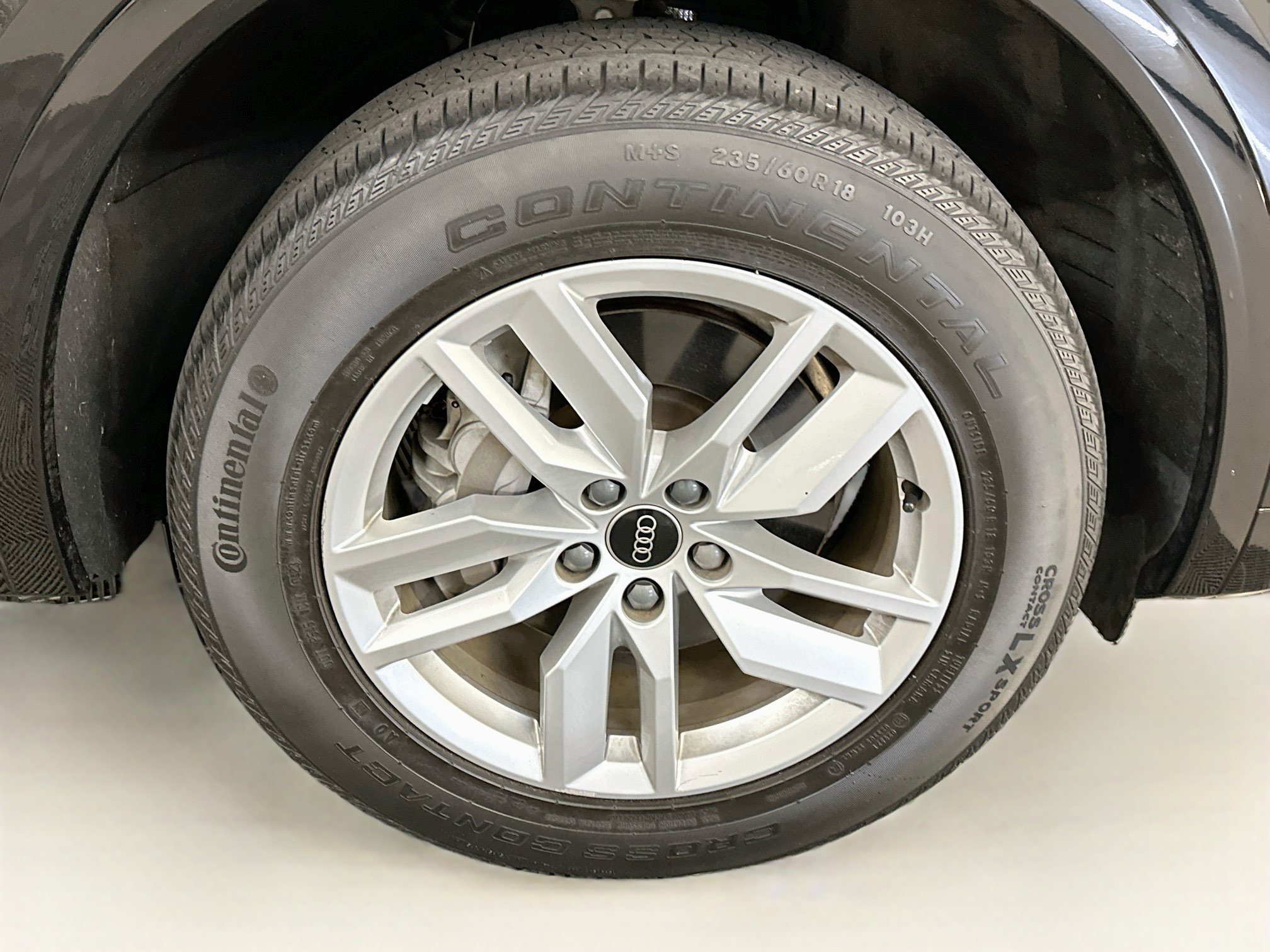 Used 2023 Audi Q5 2.0T Premium w/ Convenience Package AWD/4WD image 11