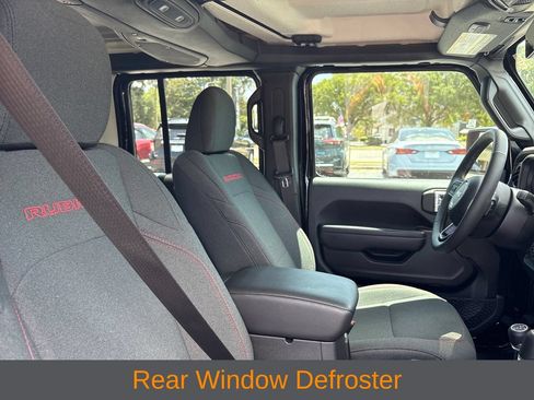 Used 2025 Jeep Wrangler Unlimited Rubicon w/ Convenience Group AWD/4WD image 25