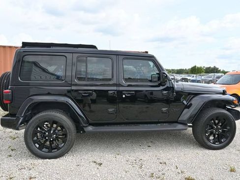 Used 2021 Jeep Wrangler Unlimited Sahara AWD/4WD image 20
