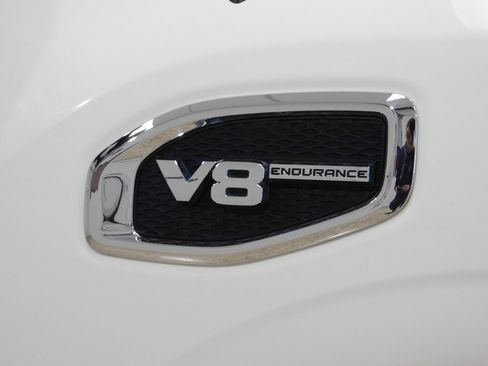 Used 2017 Nissan Titan SV image 11