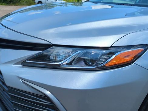 Used 2024 Toyota Camry LE FWD image 9